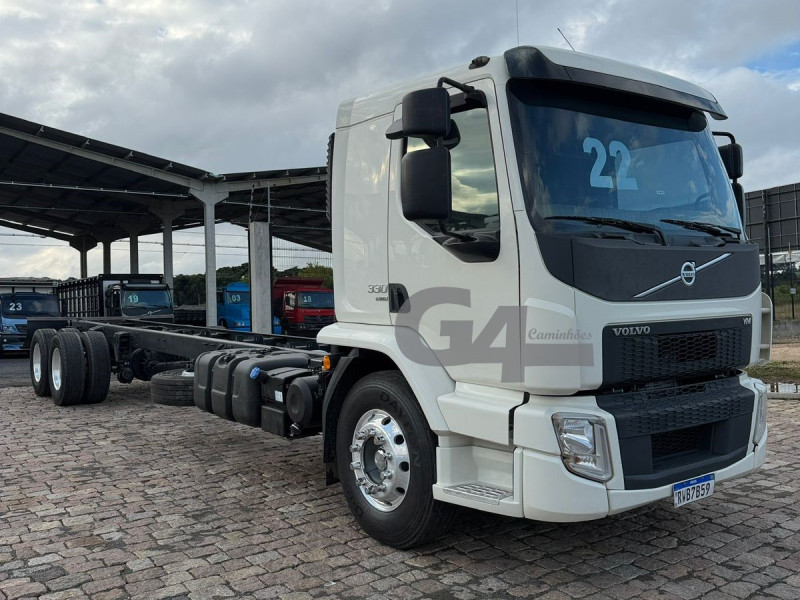 VOLVO VM 330 6x2 2022