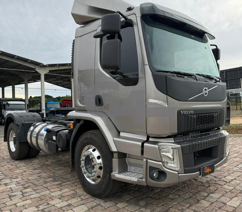 VOLVO VM 330 4X2 2021