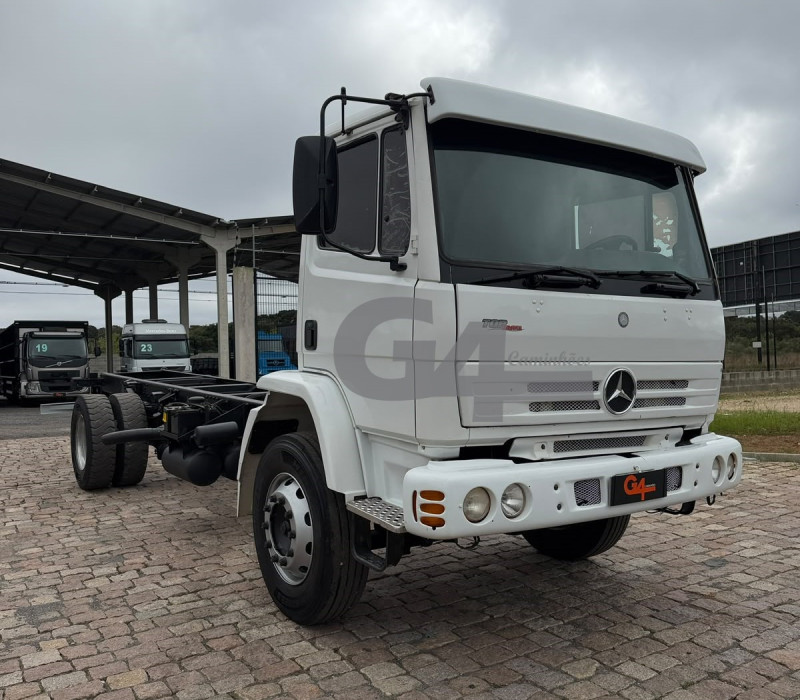 M BENZ 1215 2002
