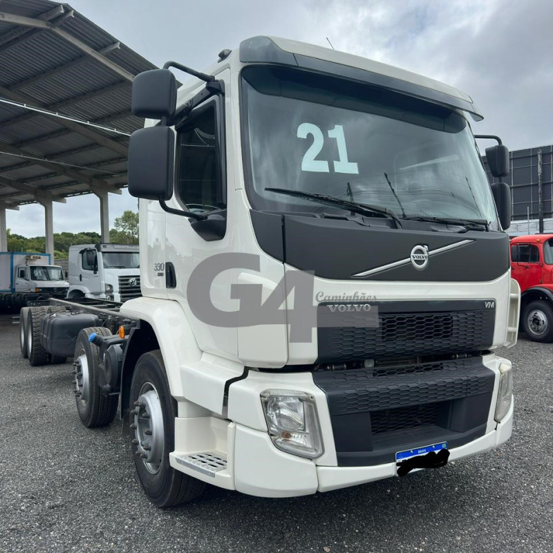 VOLVO VM 330 8X2 2021